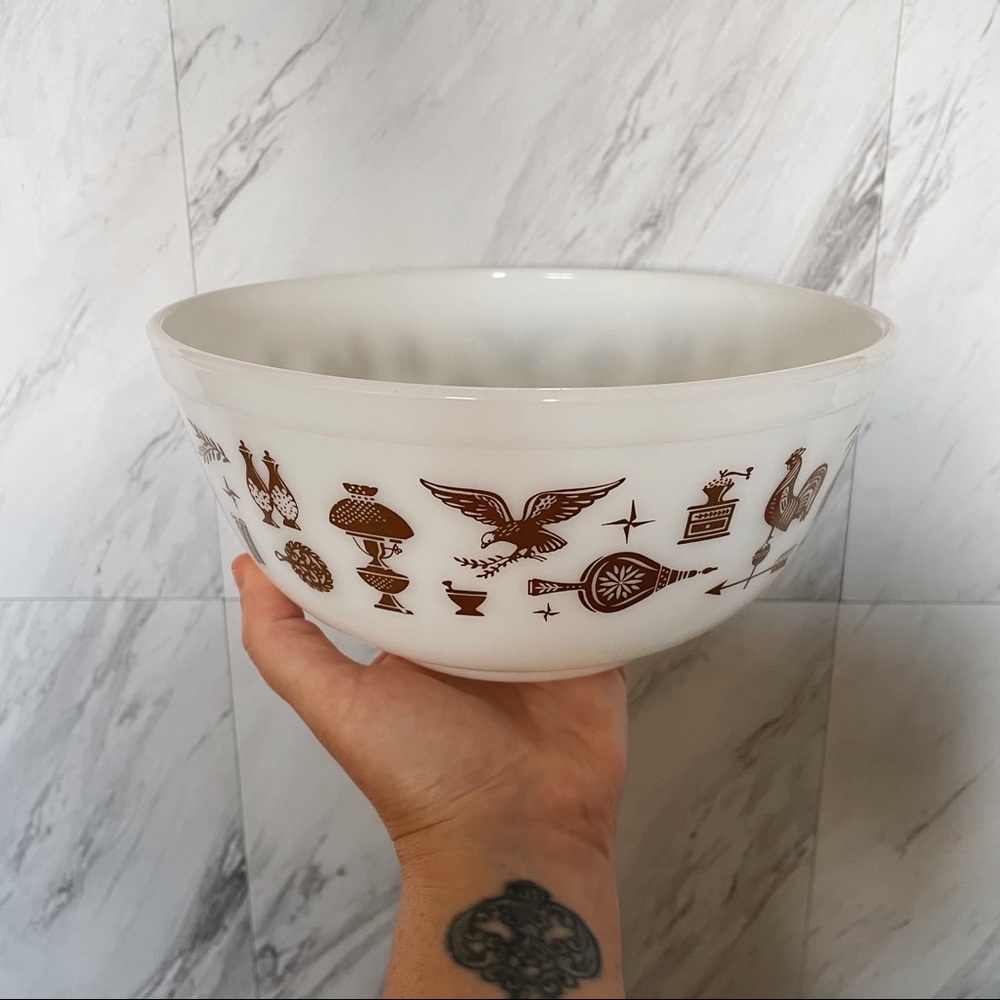 Vintage American Heritage Pyrex Mixing Bowl